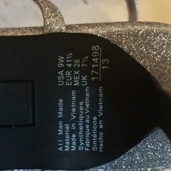 Silver heels - Picture 3 of 4